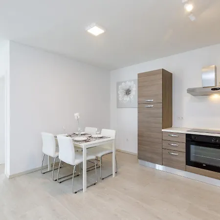 Apartman Aria *